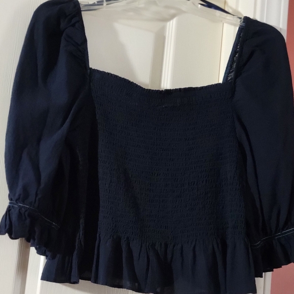 Tommy Hilfiger Tops - Tommy Hilfiger Women's Elastic Trim Ruffle Sleeve Top With Wide Neckline